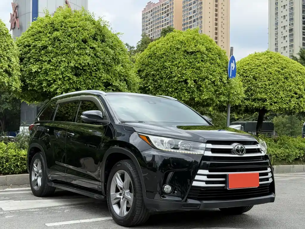 Toyota Highlander 2018 — фото 3