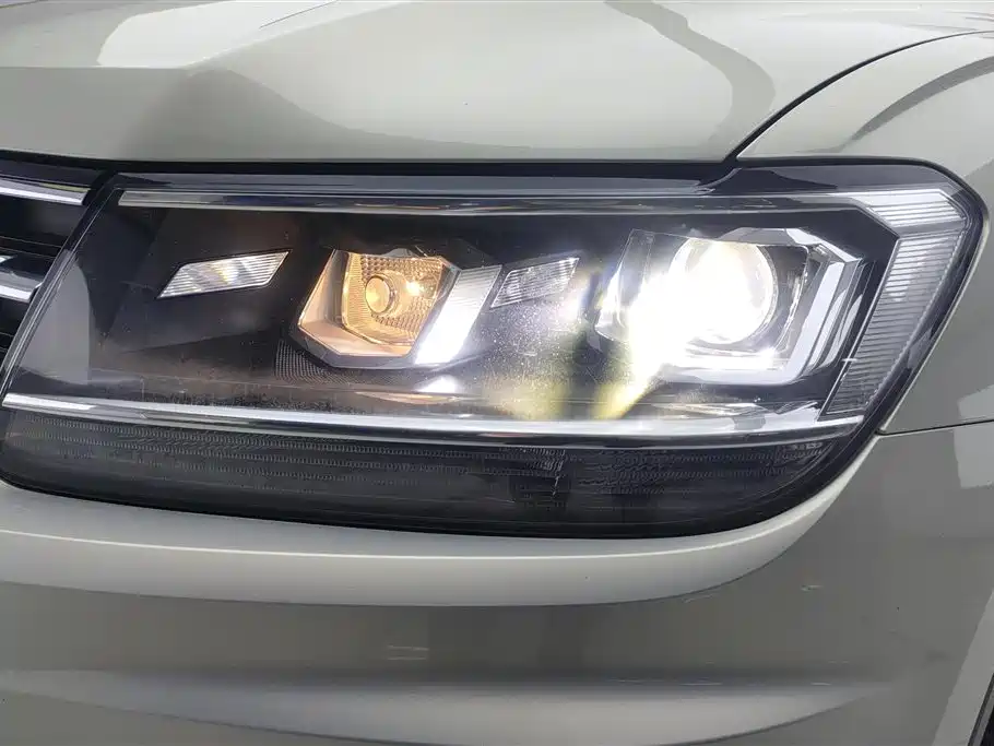 Volkswagen Tiguan L 2017 — фото 5