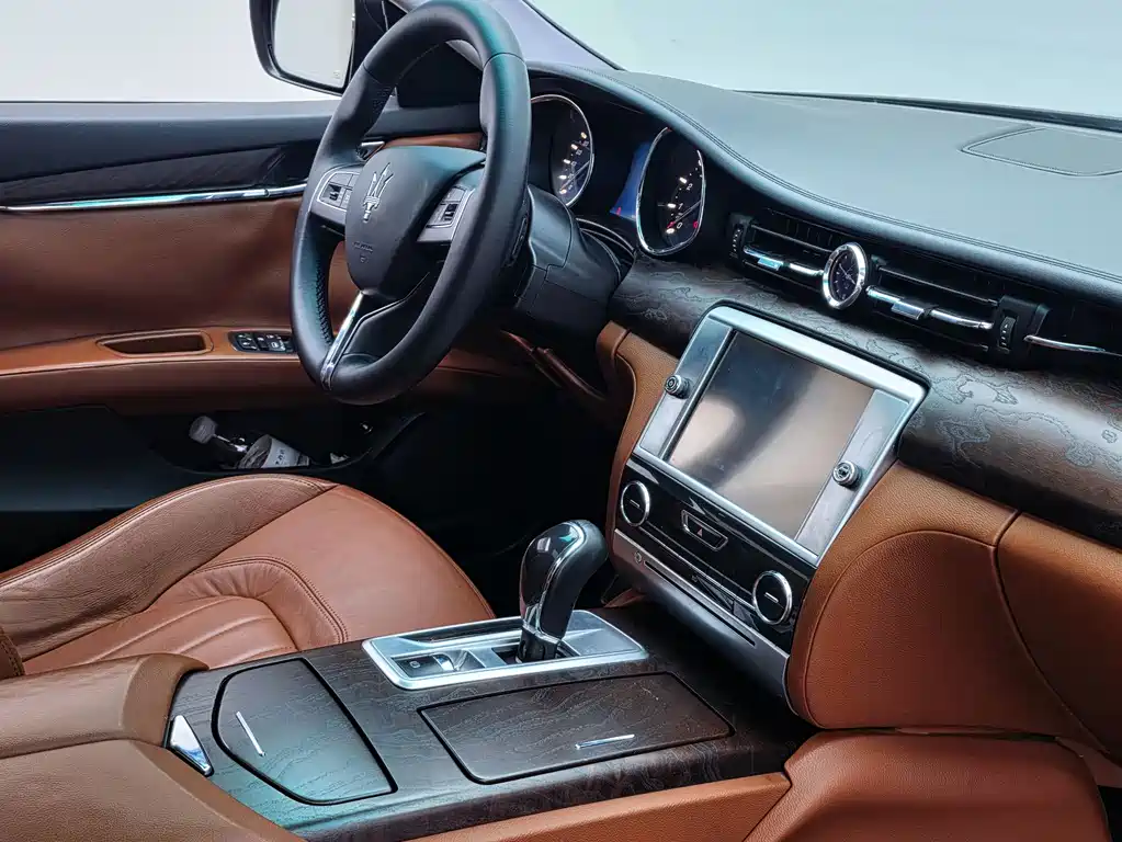 Maserati Quattroporte 2014 — фото 13