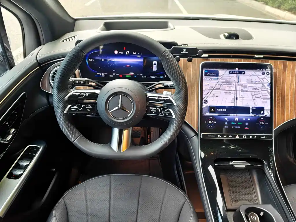 Mercedes-Benz EQE SUV 2025 — фото 11