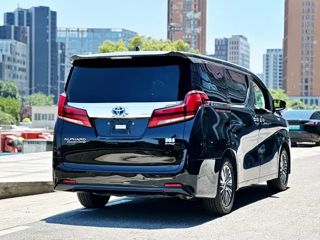Toyota Alphard 2022 — фото 5