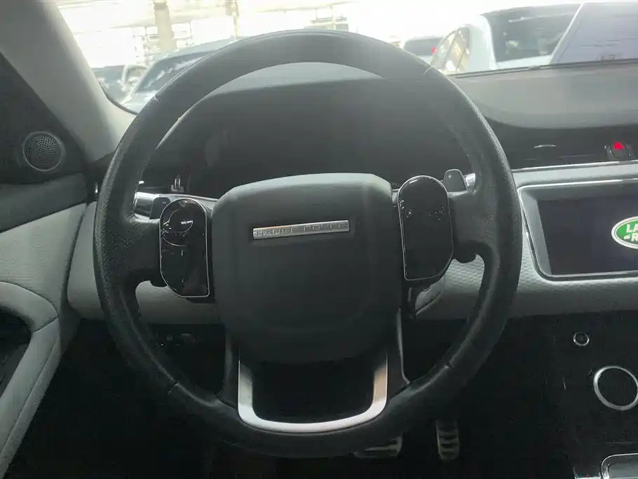 Land Rover Evoque 2020 — фото 15