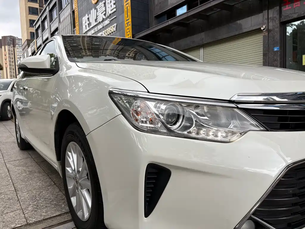 Toyota Camry 2017 — фото 17
