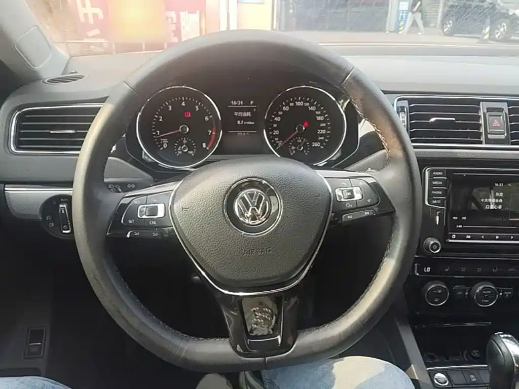 Volkswagen Sagitar 2018 — фото 11