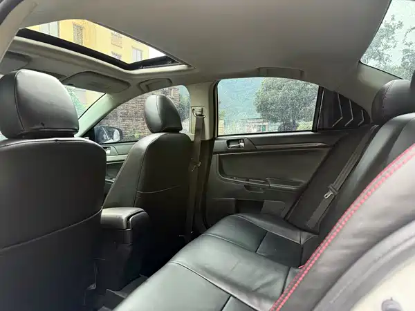 Mitsubishi Lancer EX 2013
