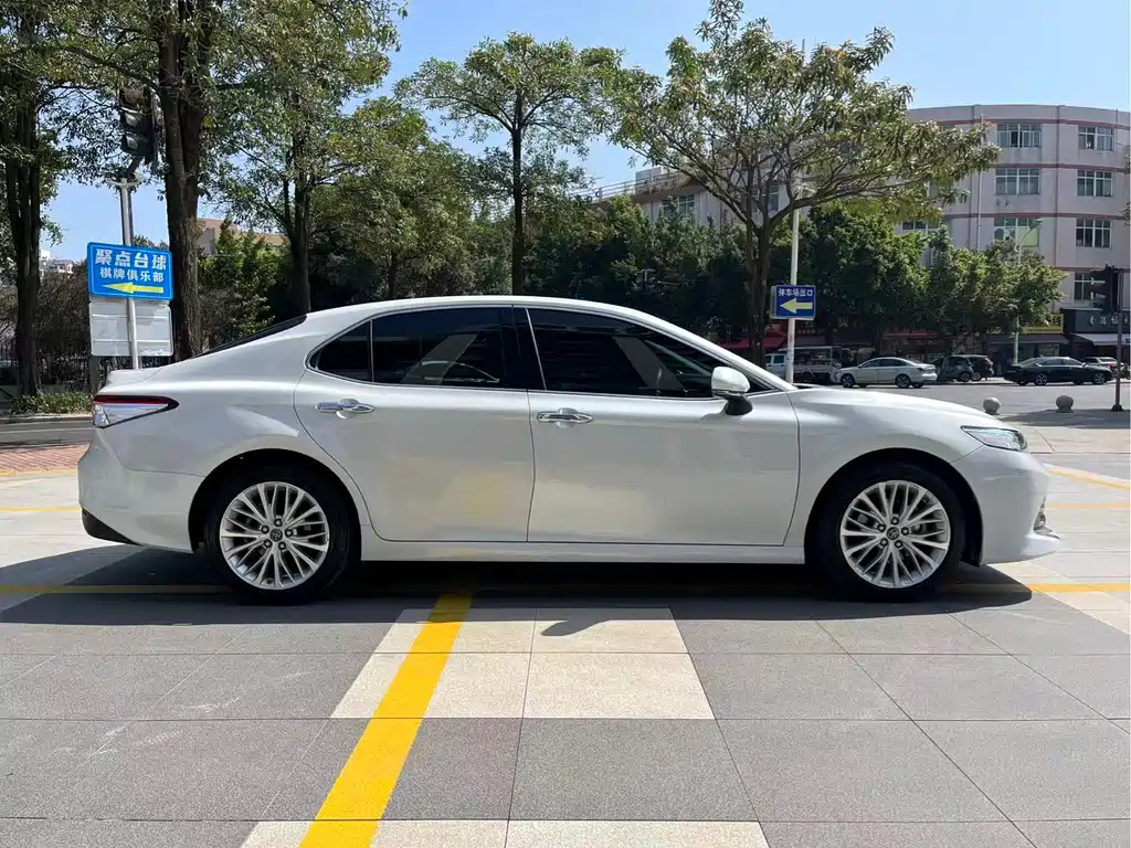 Toyota Camry 2019