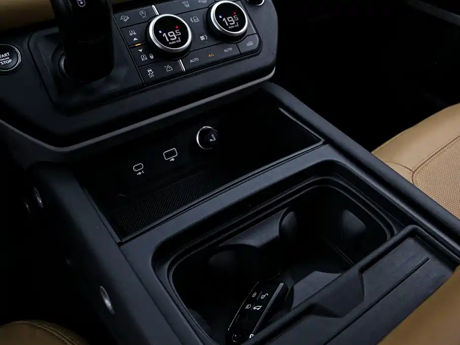 Land Rover Defender 2024 — фото 9