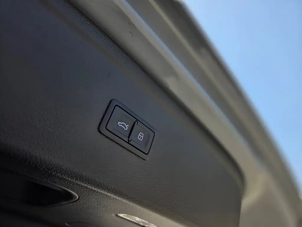Audi Q5L 2025 — фото 21