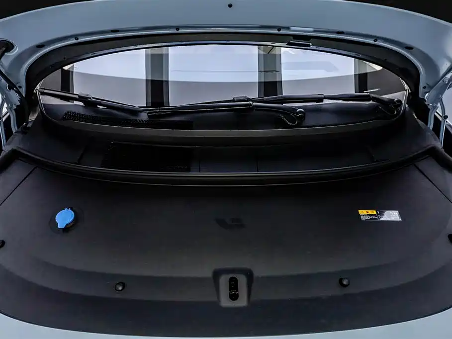 Li Auto i8 2025 — фото 34