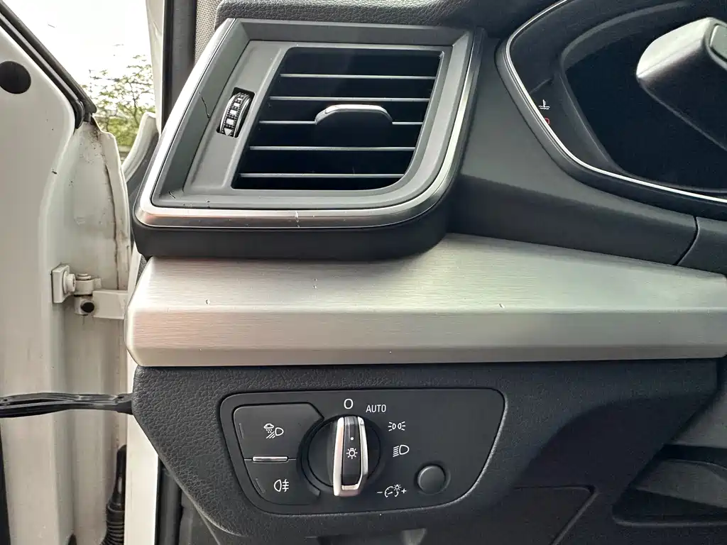 Audi Q5L 2020 — фото 18