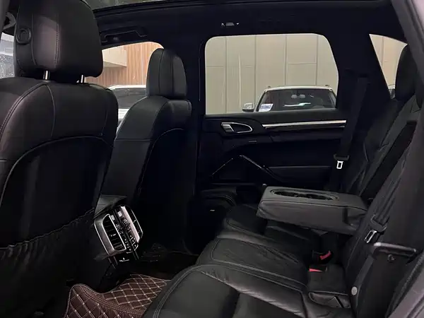 Porsche Cayenne 2016