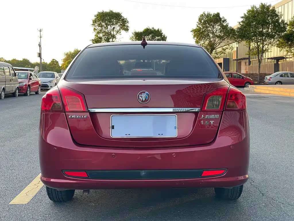 Buick Excelle 2013 — фото 11