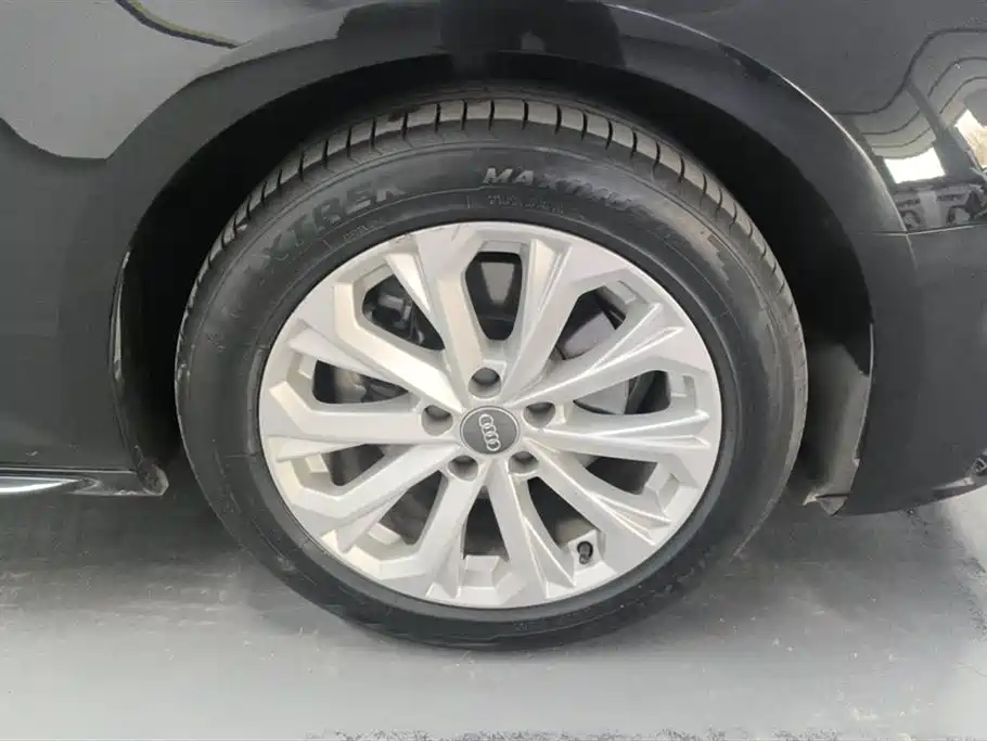 Audi A4L 2019