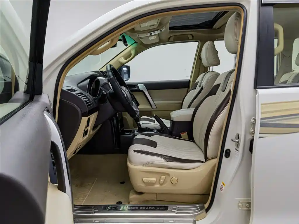 Toyota Prado 2015 — фото 10
