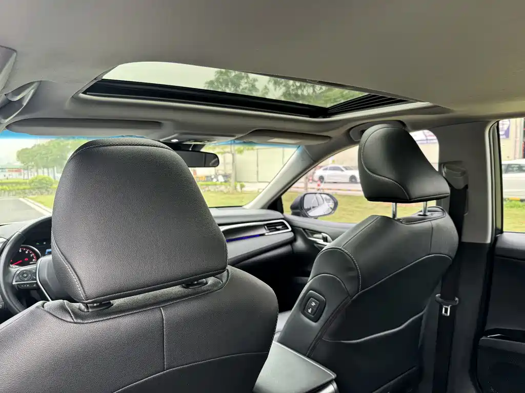 Toyota Camry 2021 — фото 38