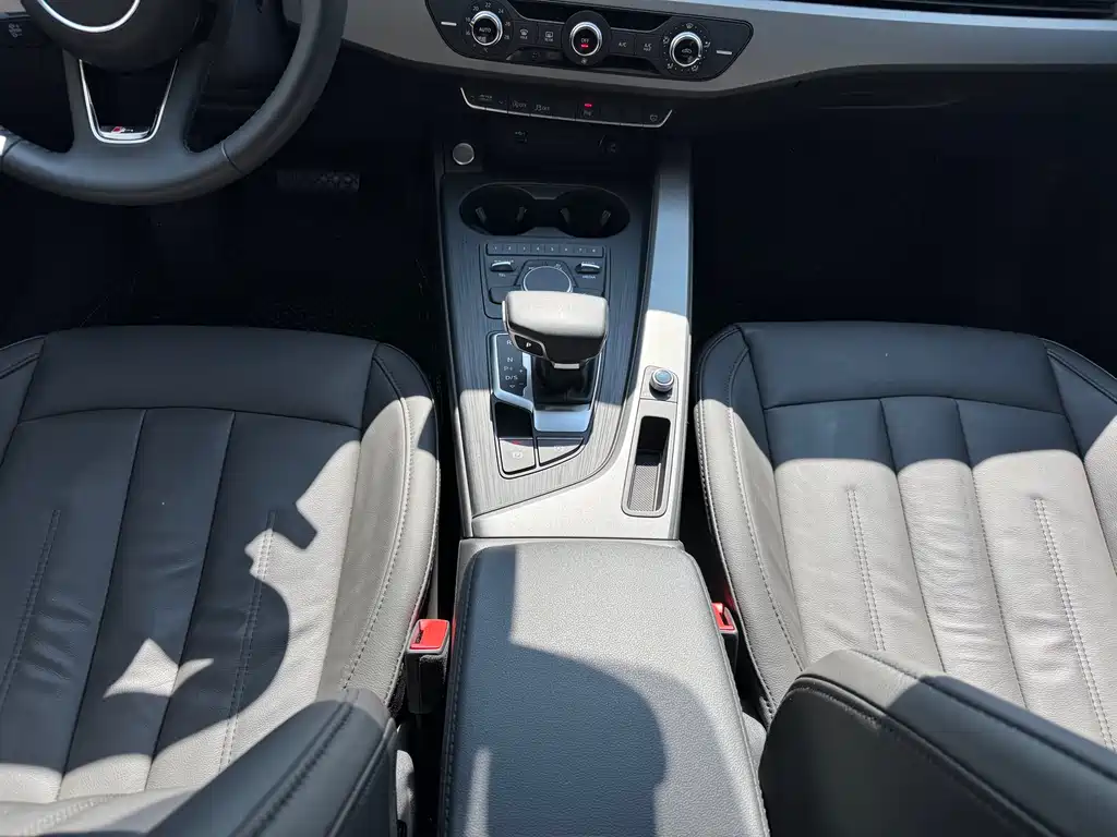 Audi A4L 2019 — фото 25