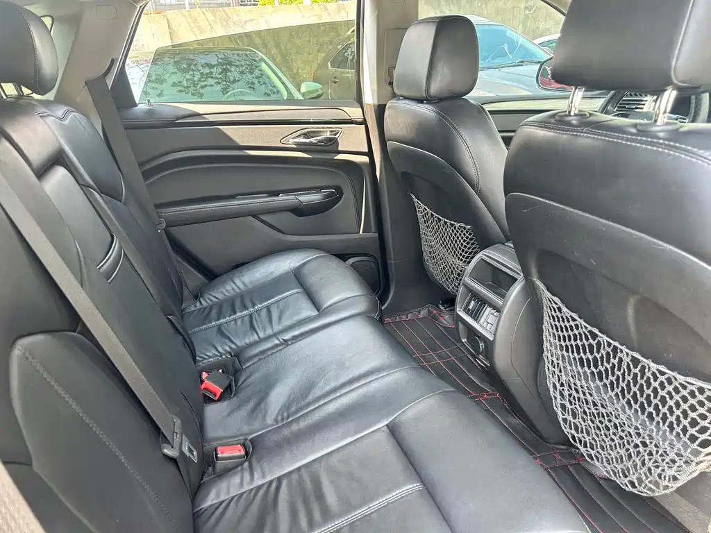 Cadillac SRX 2014 — фото 10