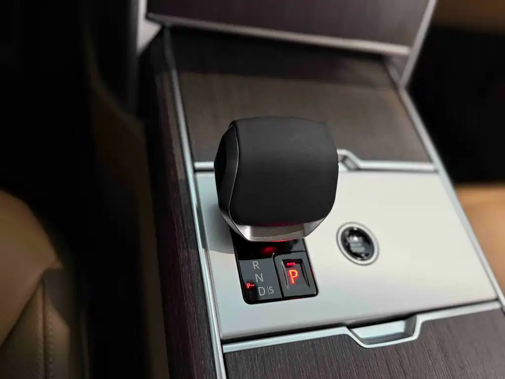 Land Rover Range Rover 2025 — фото 13