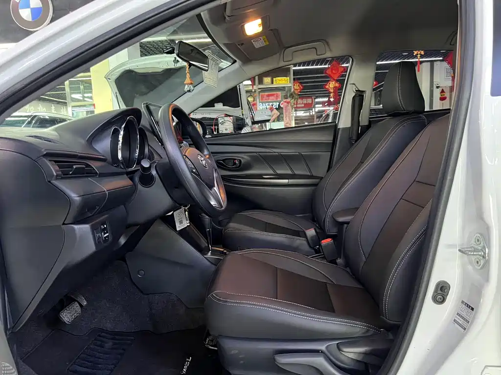 Toyota Yaris L 2022 — фото 8