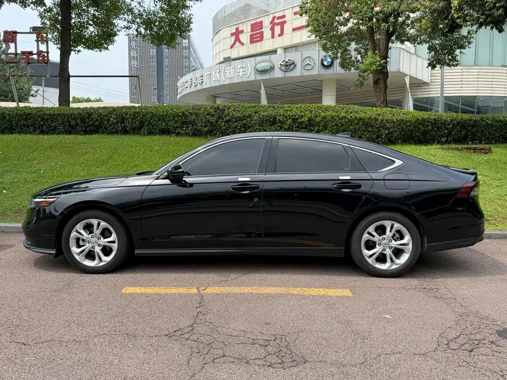 Honda Accord 2023 — фото 3