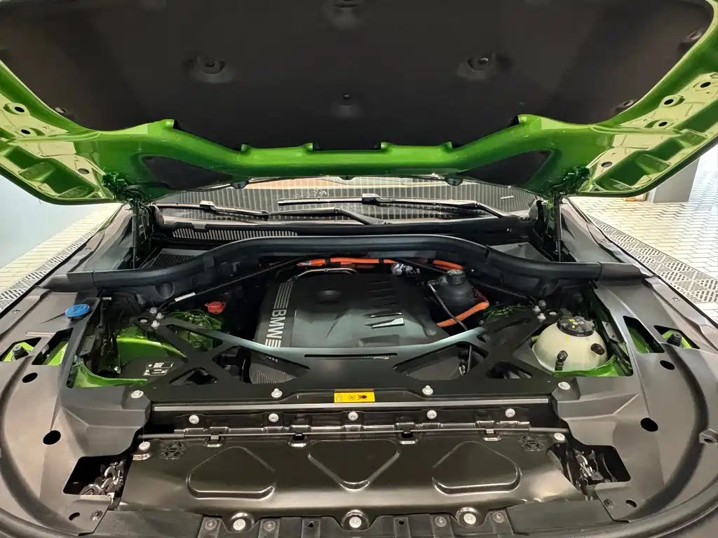 BMW XM — фото 12