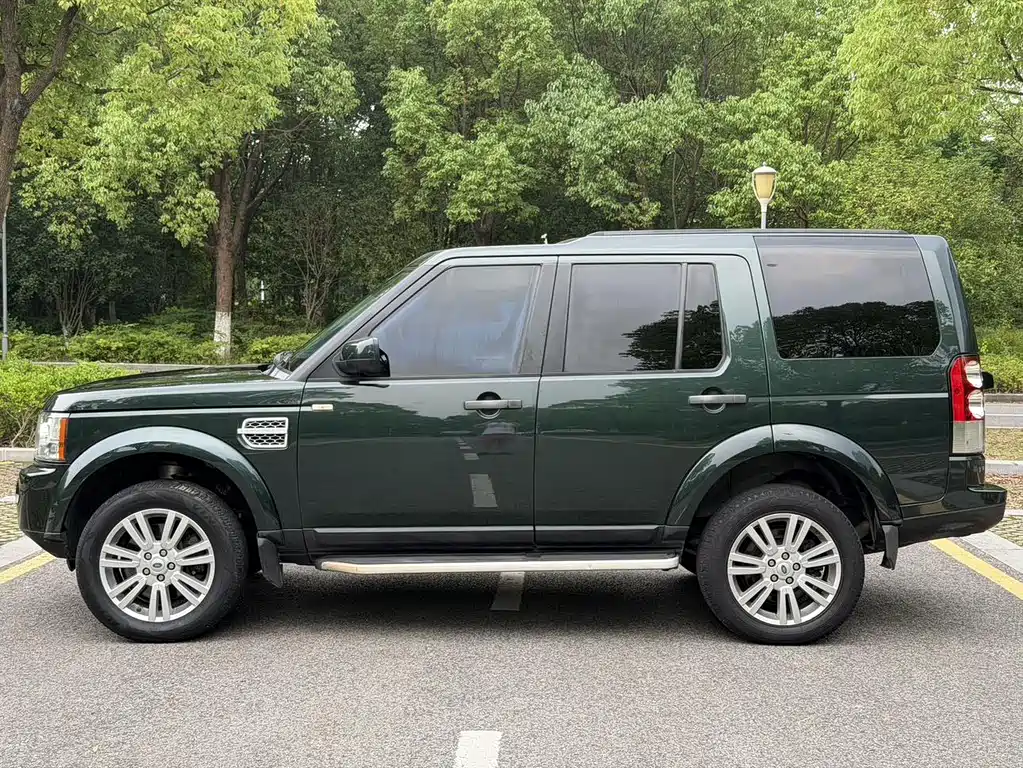 Land Rover Discovery 2011 — фото 15