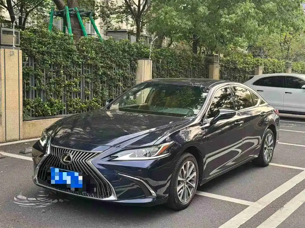 Lexus ES 2022 — фото 2