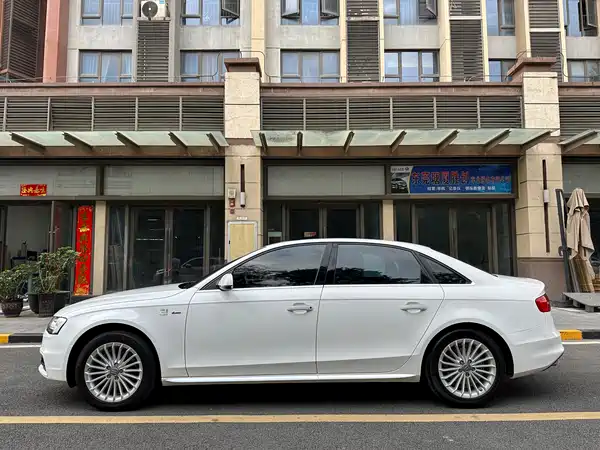 Audi A4L 2016