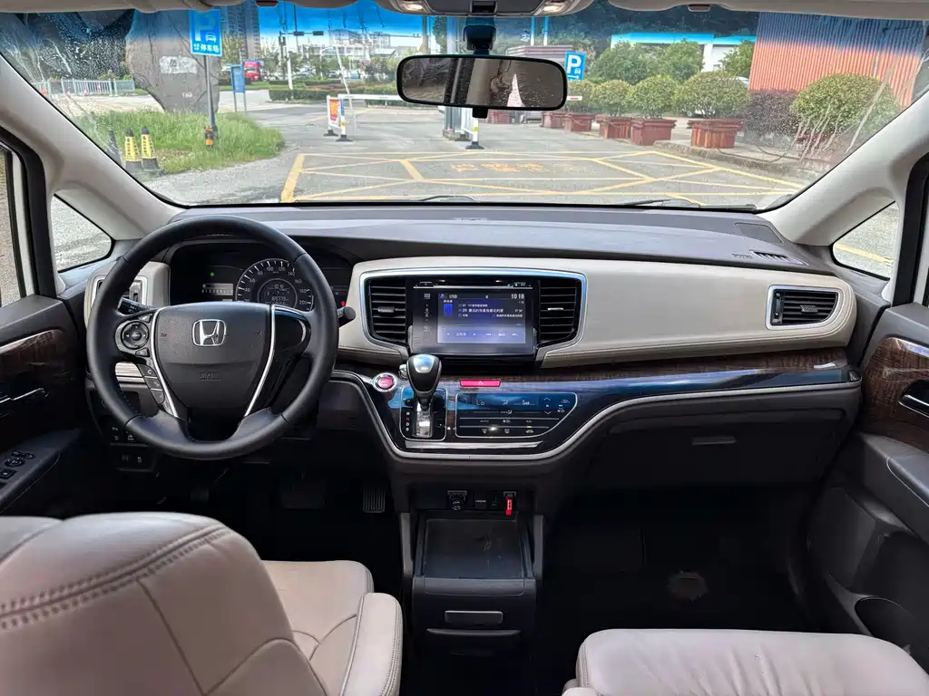 Honda Odyssey 2015 — фото 13