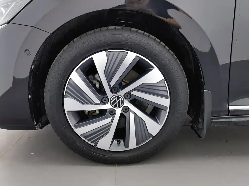 Volkswagen Passat Plug-In Hybrid 2023 — фото 17