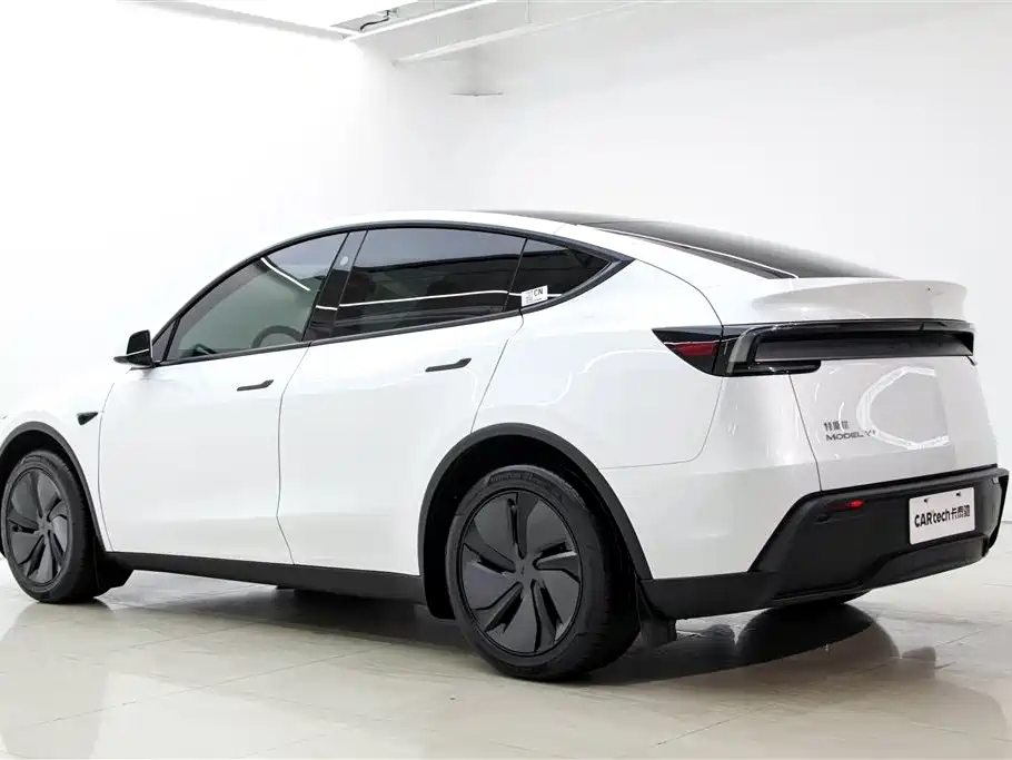 Tesla Model Y 2026 — фото 4