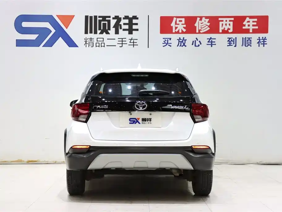 Toyota Yaris L 2023 — фото 5