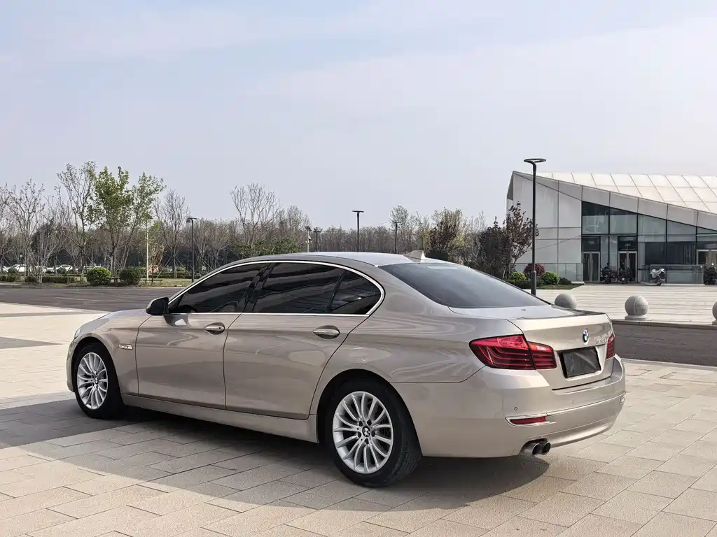 BMW 5 Series 2016 — фото 6
