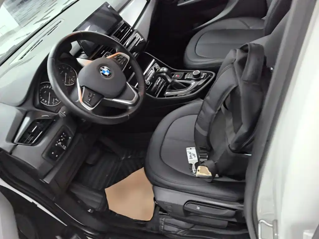 BMW 2 Series Station Wagon 2015 — фото 15