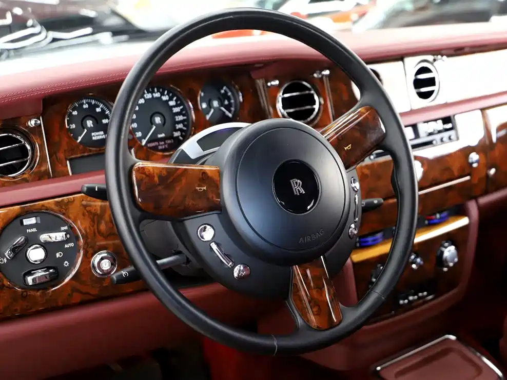 Rolls-Royce Phantom 2012 — фото 14