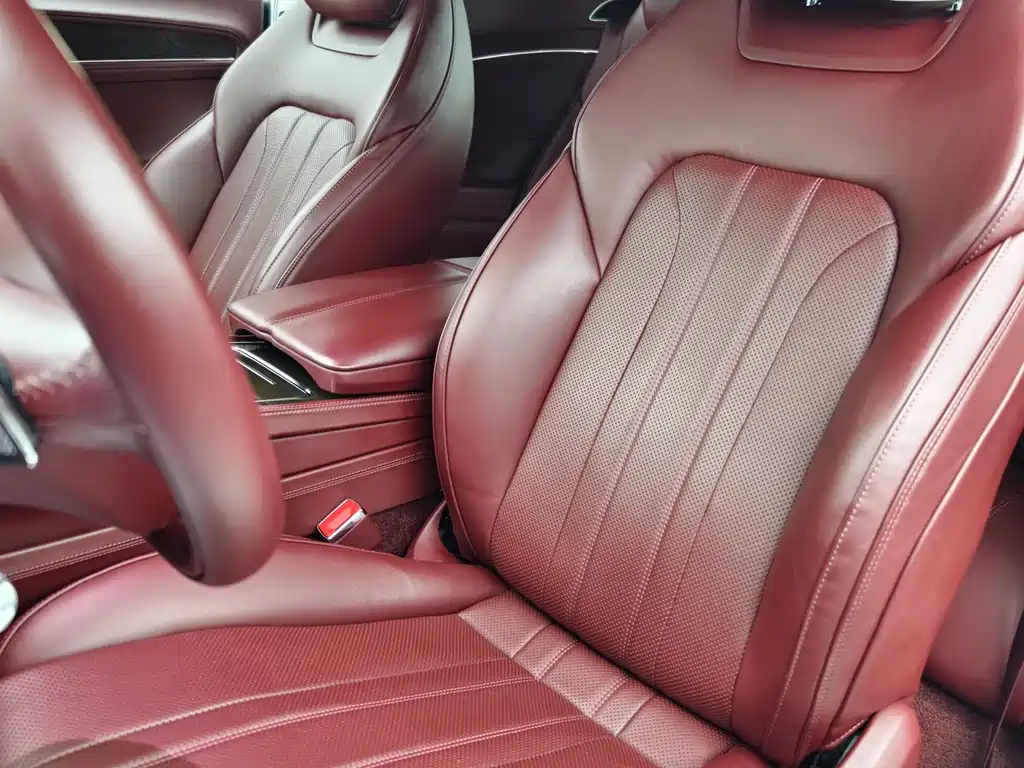 Bentley Continental 2020 — фото 11