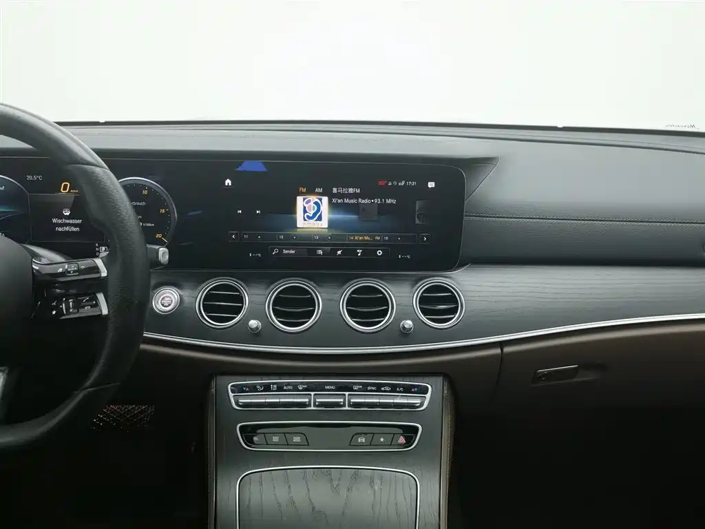 Mercedes-Benz E-Class 2021 — фото 12