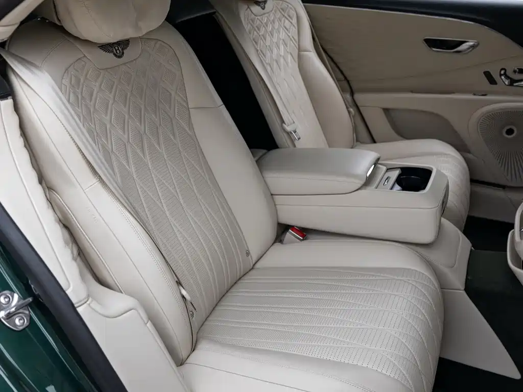 Bentley Flying Spur 2021 — фото 23