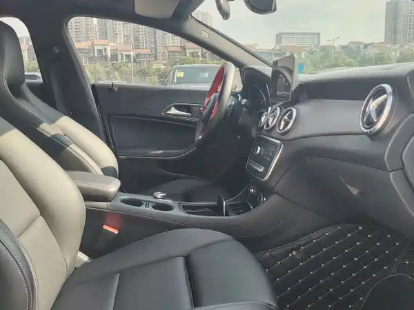 Mercedes-Benz C-Class 2019