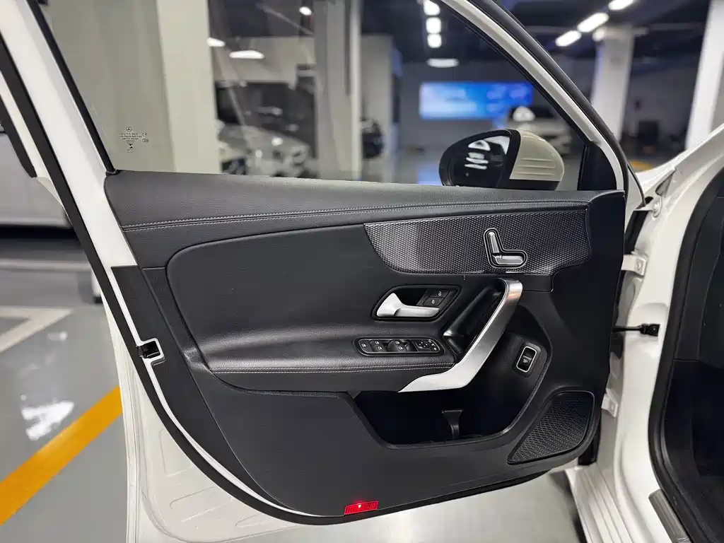 Mercedes-Benz A-Class 2023 — фото 10