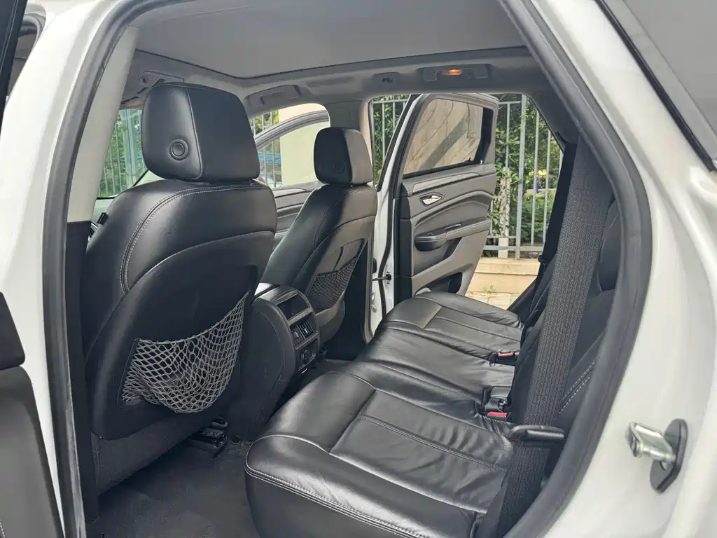 Cadillac SRX 2014 — фото 9