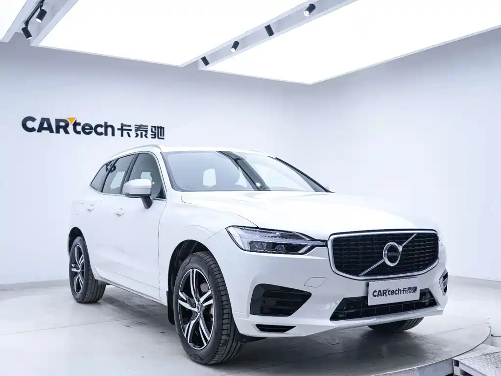 Volvo XC60 2019 — фото 8