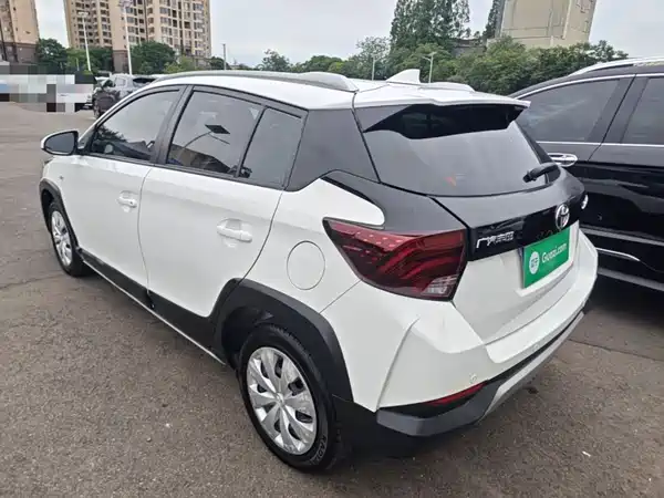 Toyota Yaris L 2022