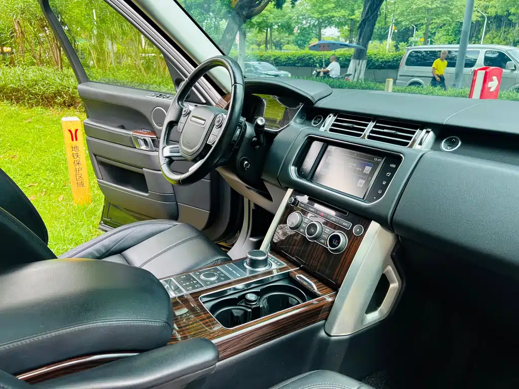 Land Rover Range Rover 2017 — фото 12