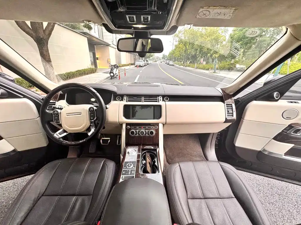 Land Rover Range Rover 2018 — фото 10