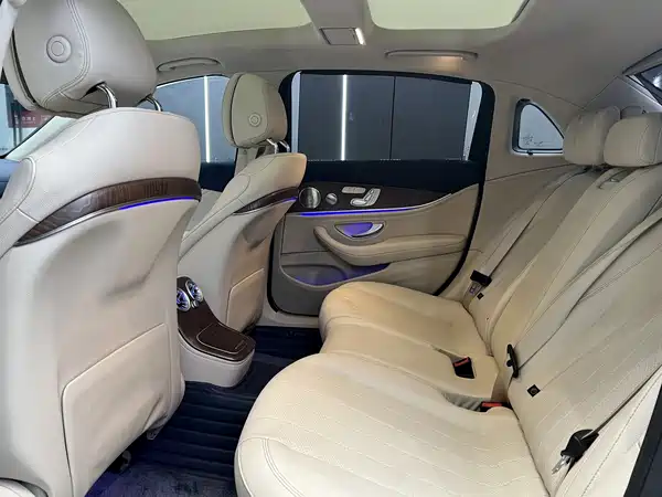 Mercedes-Benz E-Class 2022