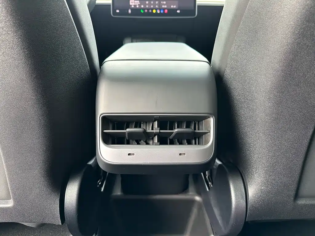 Tesla Model Y 2023 — фото 19