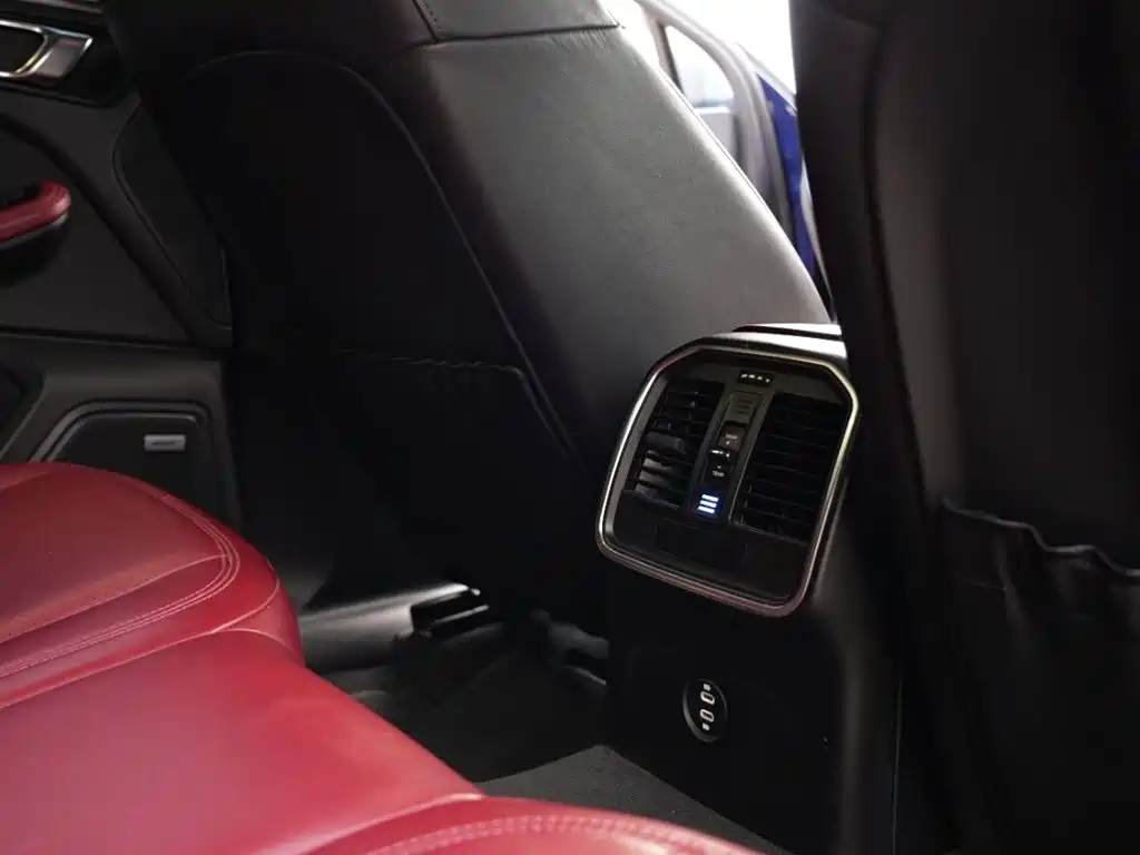 Porsche Macan 2022 — фото 19