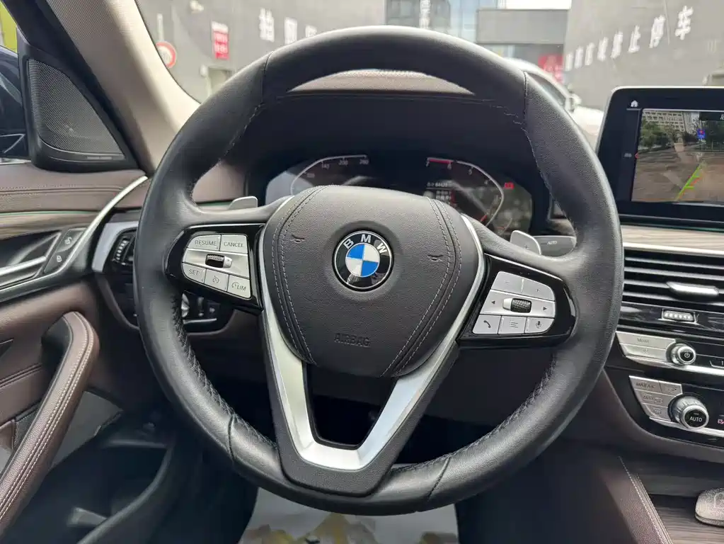 BMW 5 Series 2021 — фото 11