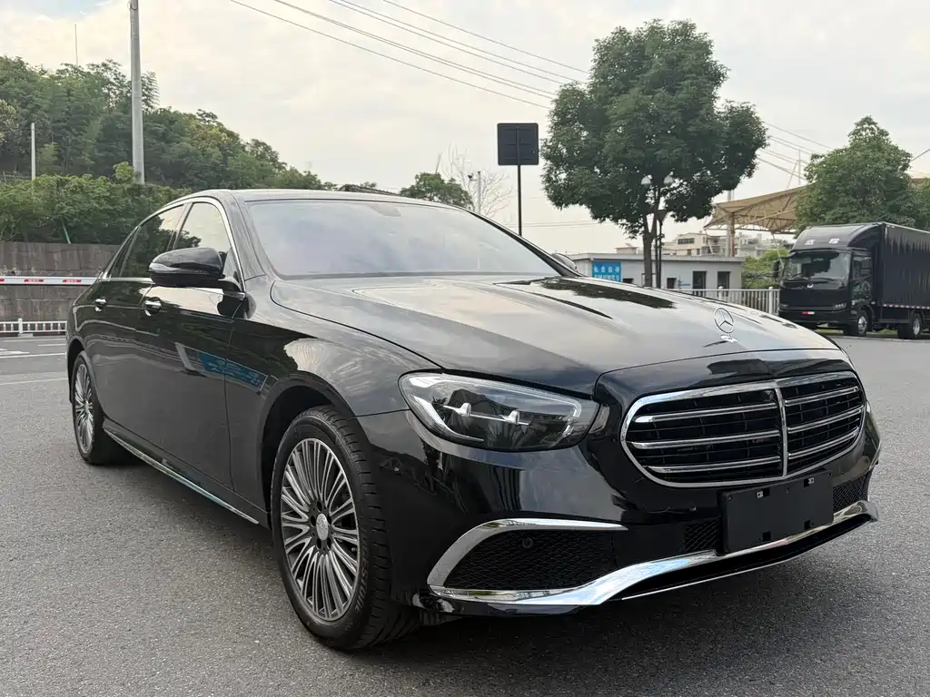 Mercedes-Benz E-Class 2023 — фото 4